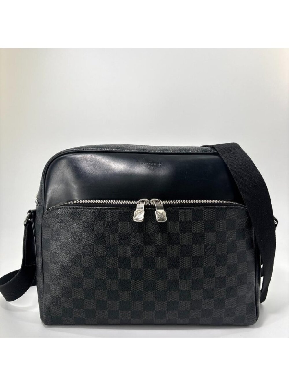 ★SOLD★ Louis Vuitton Super Damier Graphite Dayton MM Shoulder Bag Black